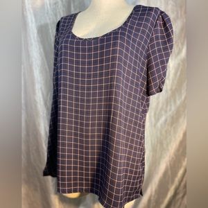 Maurice’s purple & pink polyester short sleeved blouse w/ elastic/puffy sleeves